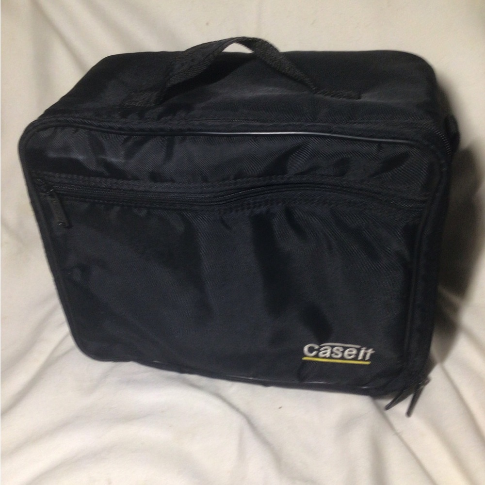 Case it 30 CD carrying Travel Storage Bag Case no strap! ￼